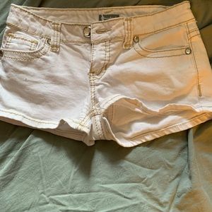 SOUNDGIRL WHITE DEMIM SHORTS SIZE 7
